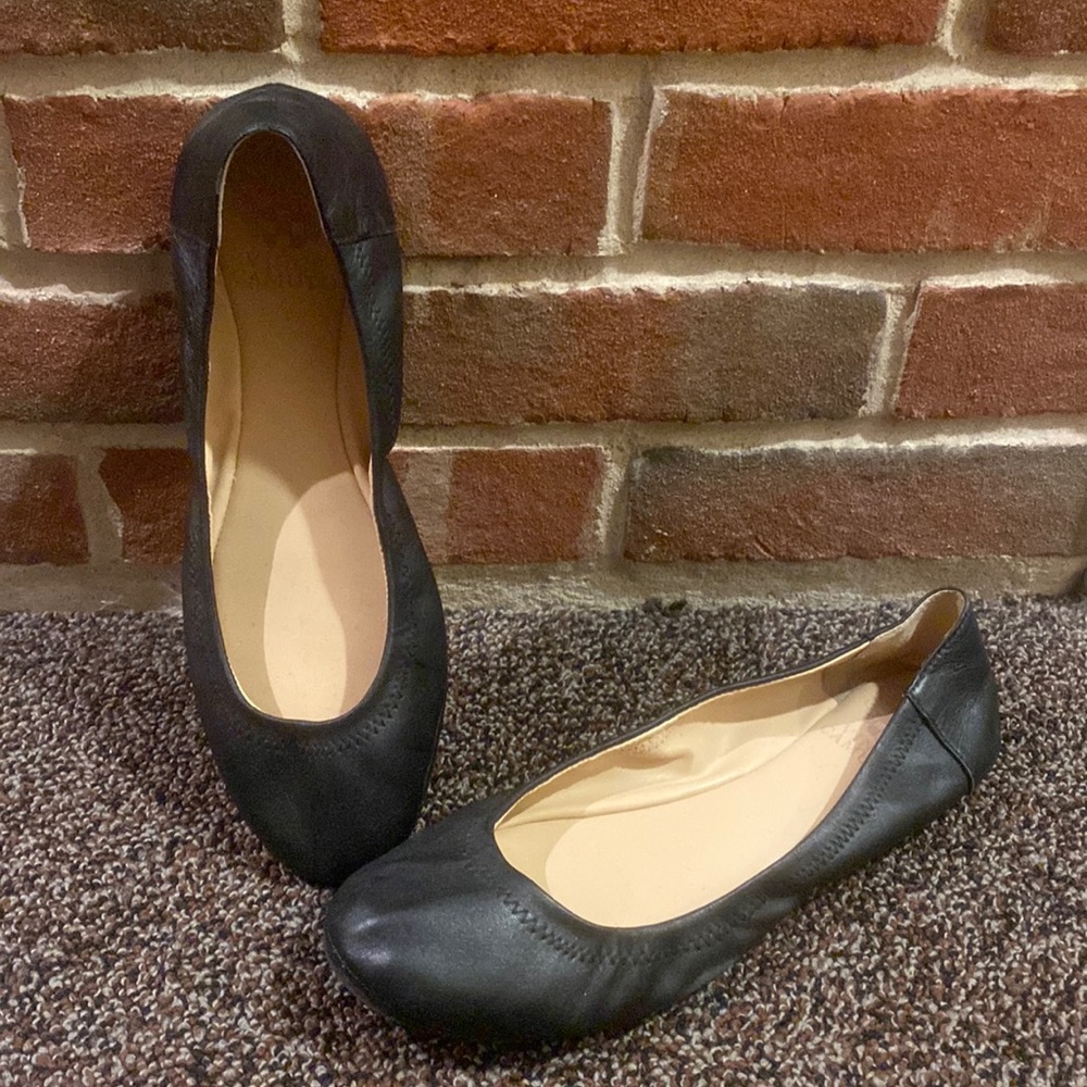 Vince Camuto ballet flat.